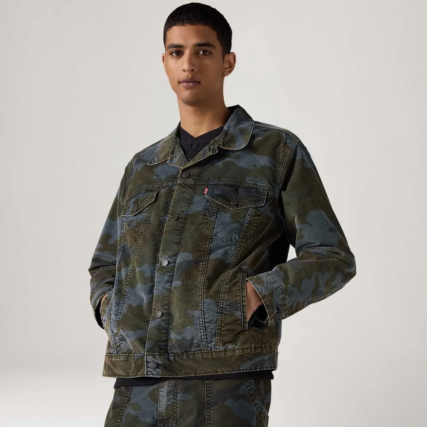 Jaqueta Jeans Levi's® Trucker Relaxed Camuflado Verde