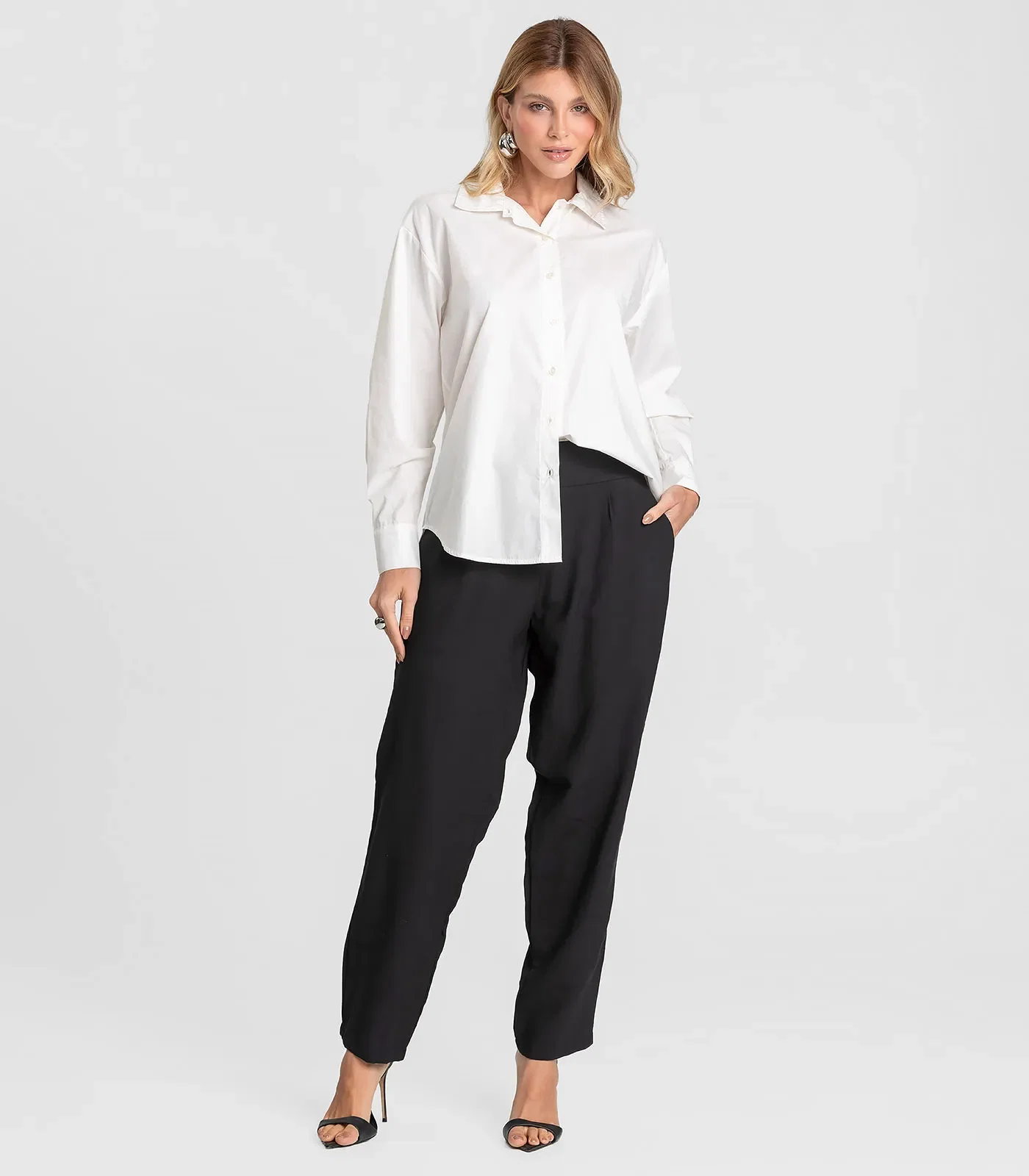 Calça Pantalona Feminina Em Alfaiataria Dianna Preto — imagem 1