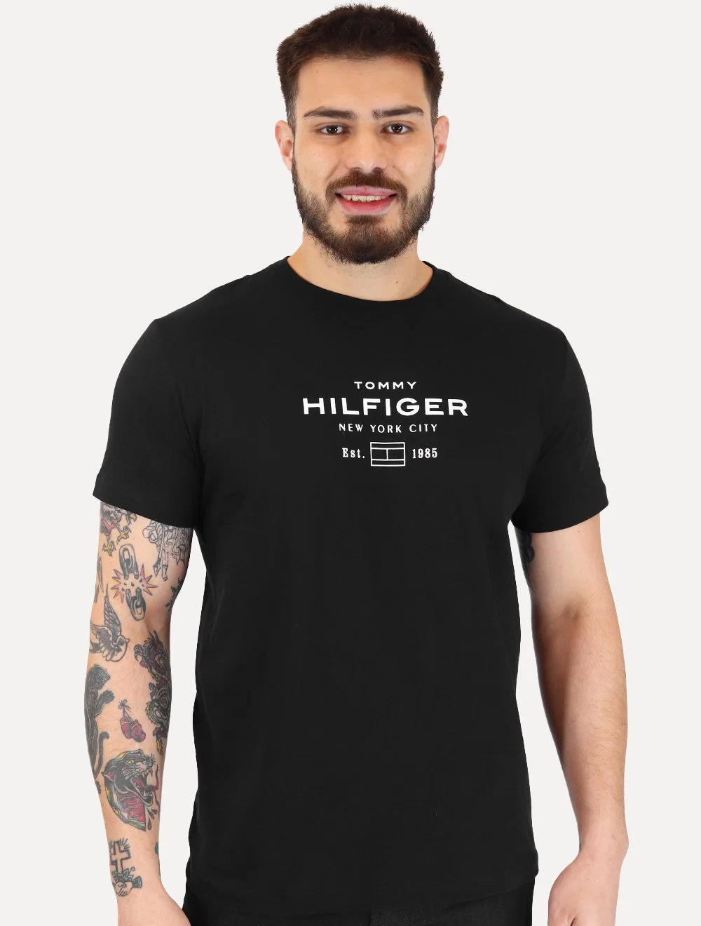 Camiseta Tommy Hilfiger Masculina Center New Stack Preto — imagem 1