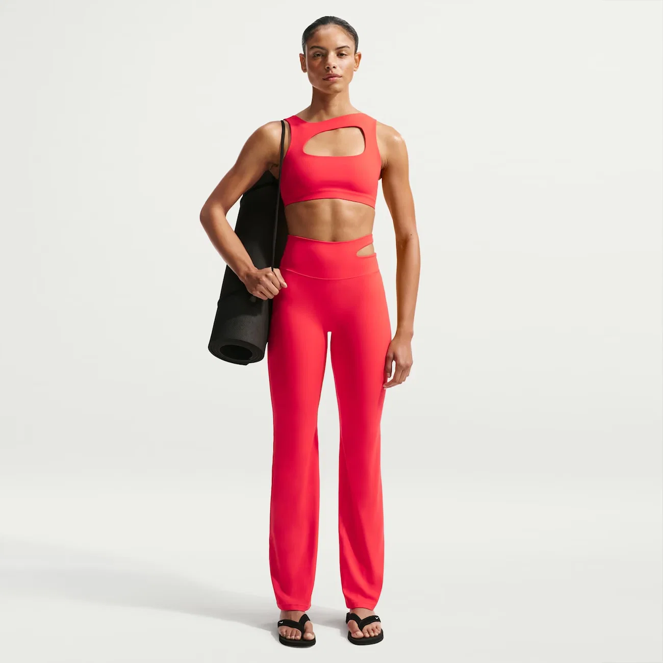 Calça Dri-FIT Nike Zenvy Flare Feminina — imagem 1
