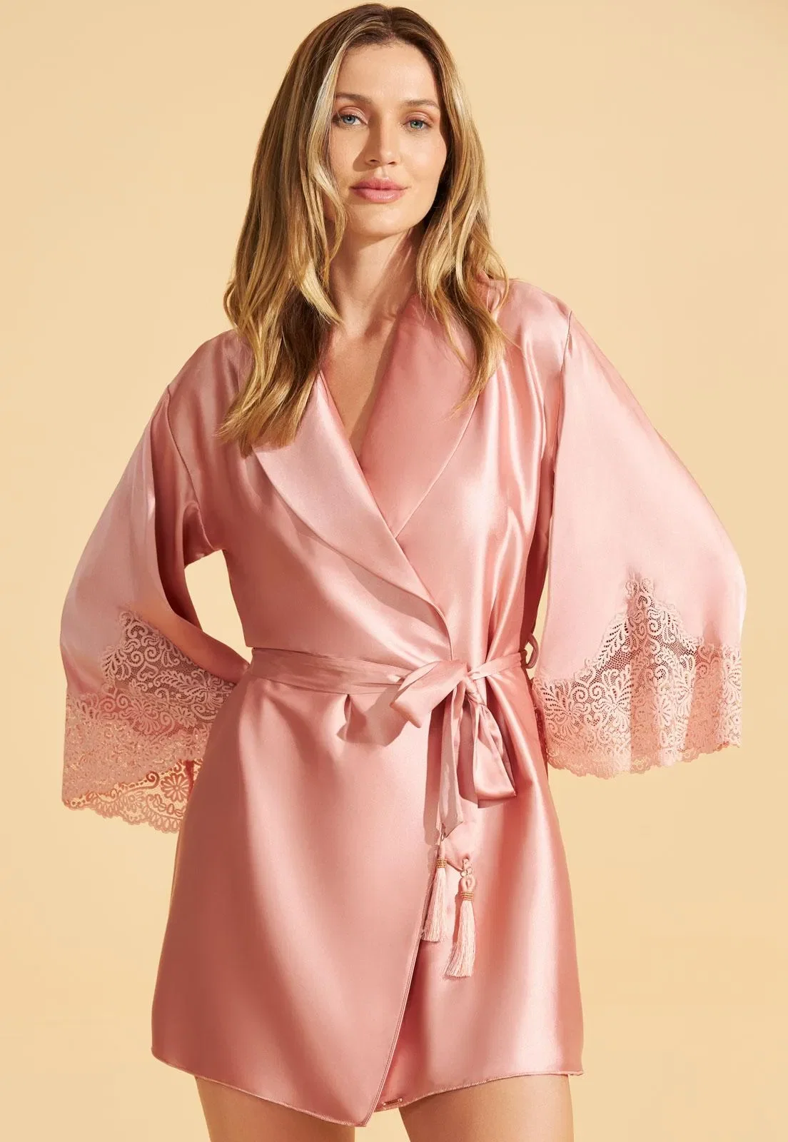 Robe Recco de Charmeuse Prime com Renda