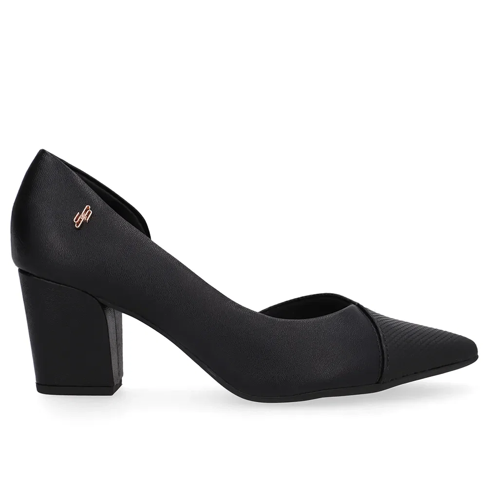 Scarpin Couro Preto Bico Fino Recorte Lateral — imagem 1