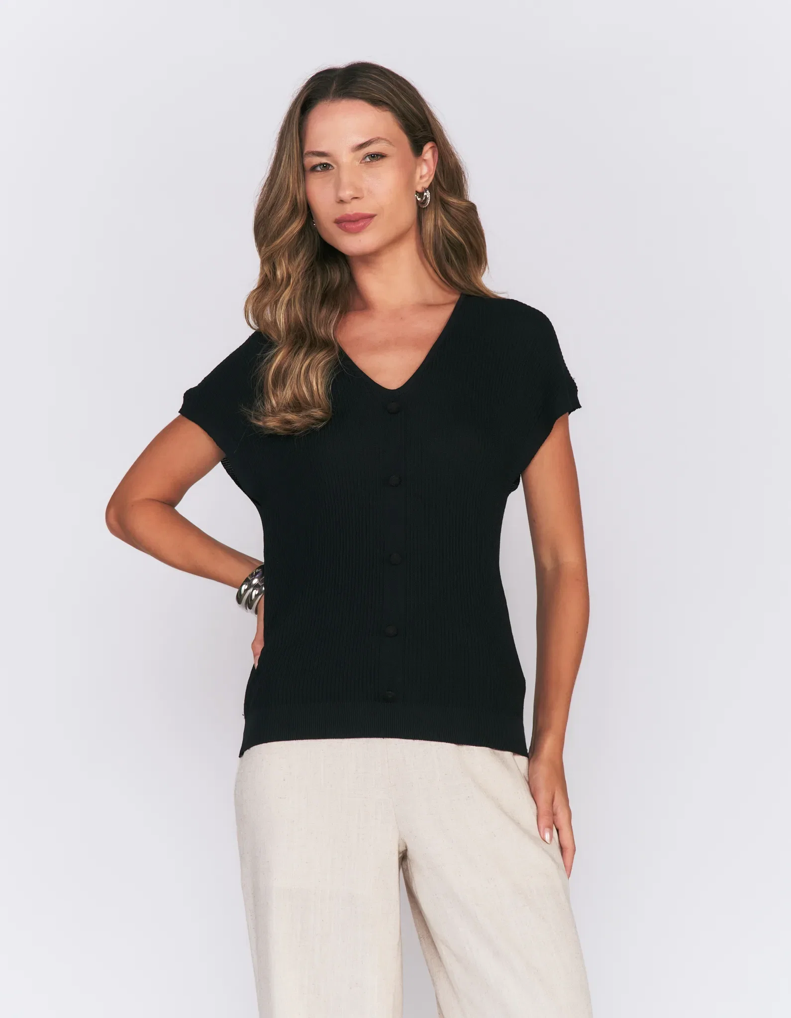 Blusa Tricot Manga Curta Com Botões - Preto — imagem 1
