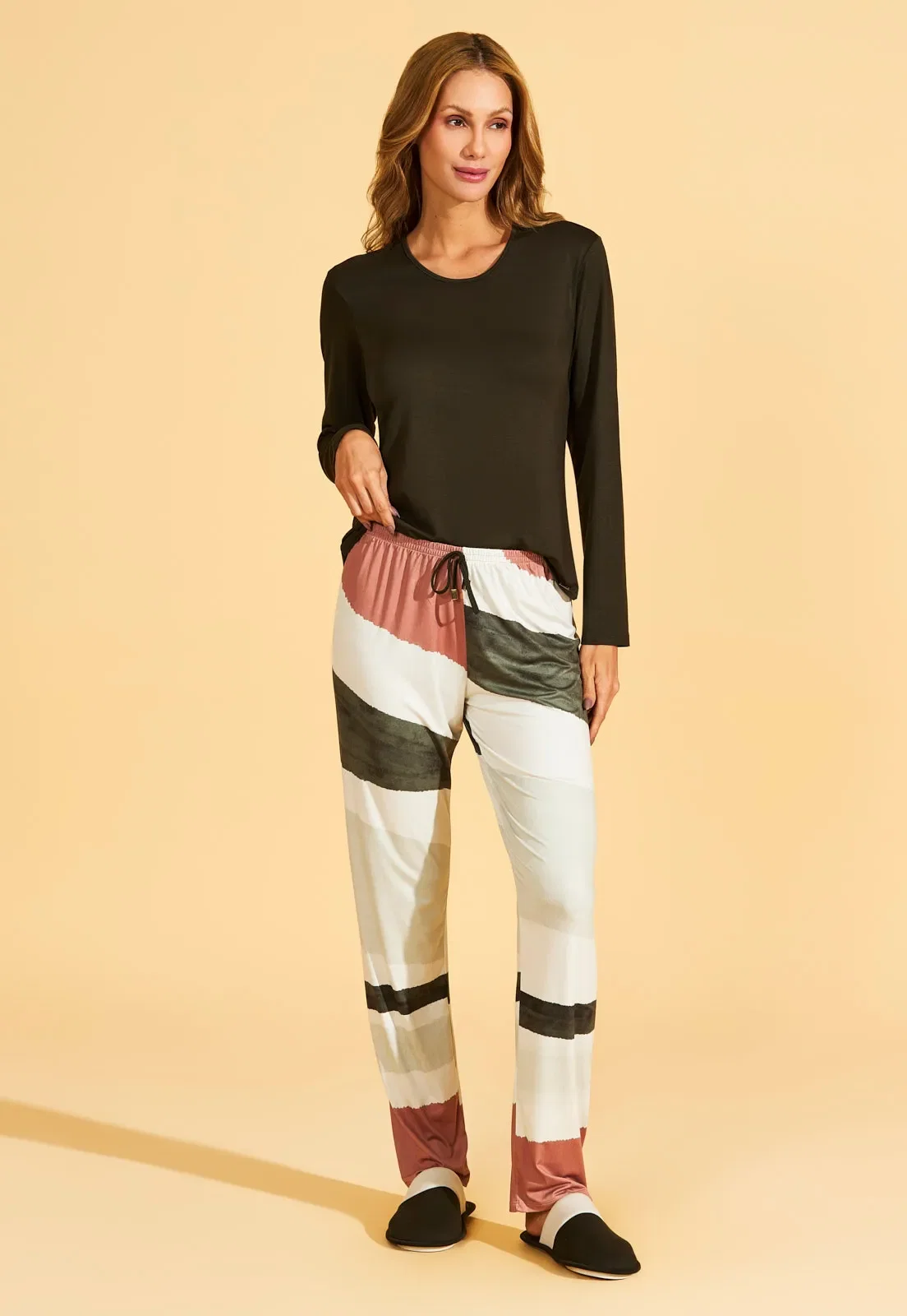 Pijama Longo Viscose com Calça New Skin Recco