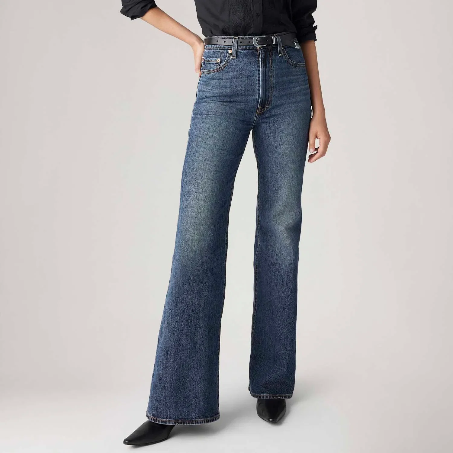 Calça Jeans Levi's® Ribcage Bells Lavagem Média — imagem 1