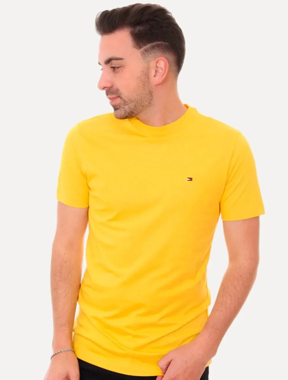 Camiseta Tommy Hilfiger Masculina Essential Cotton Amarela — imagem 1