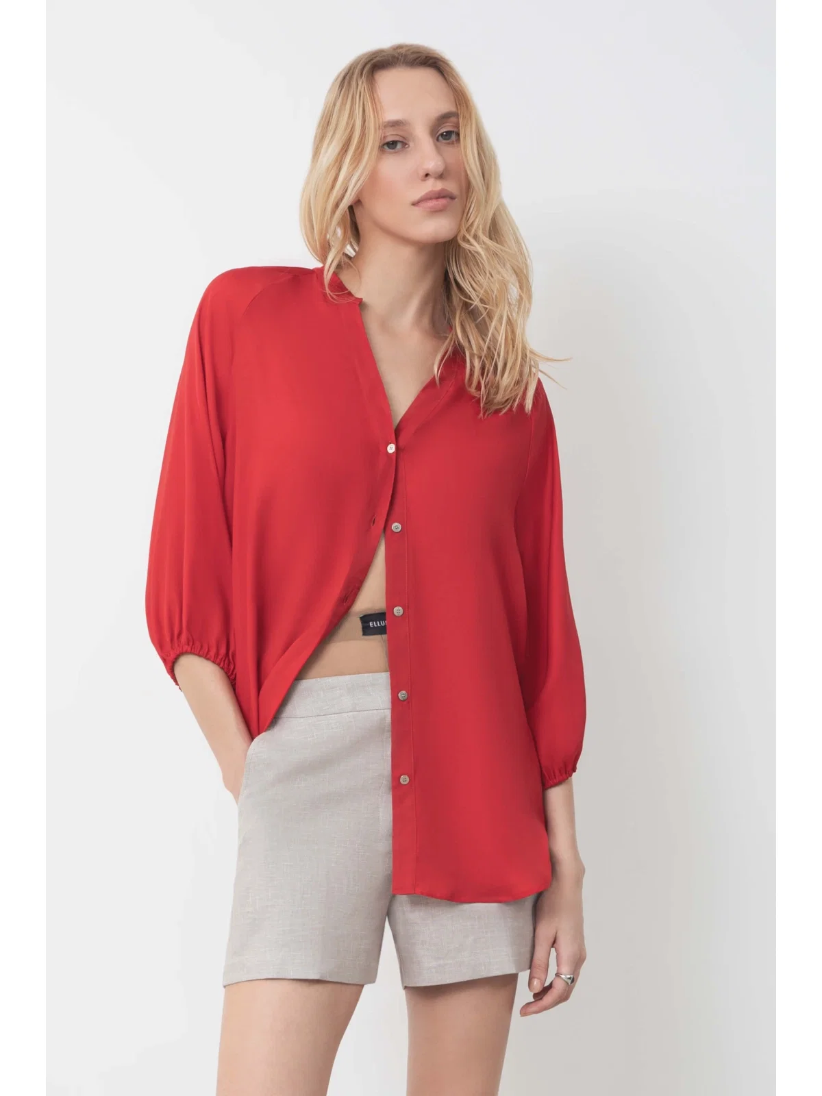 Blusa Acetinada Raglan Long Shirt Vermelho — imagem 1