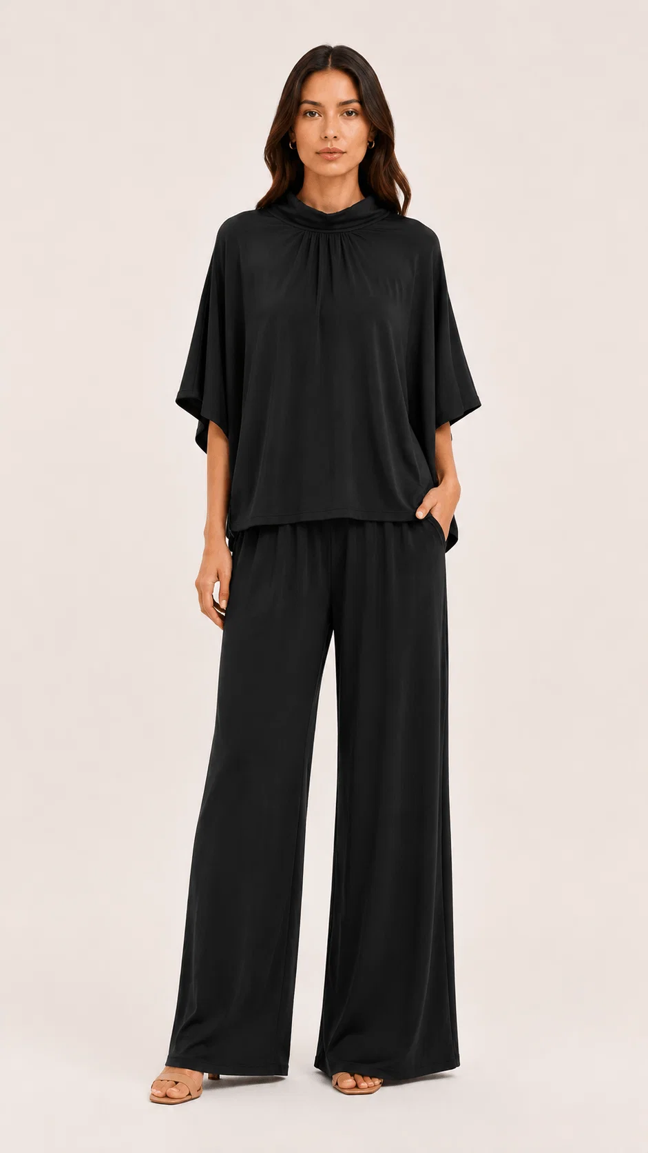 Blusa Ampla Gola Alta - Preto