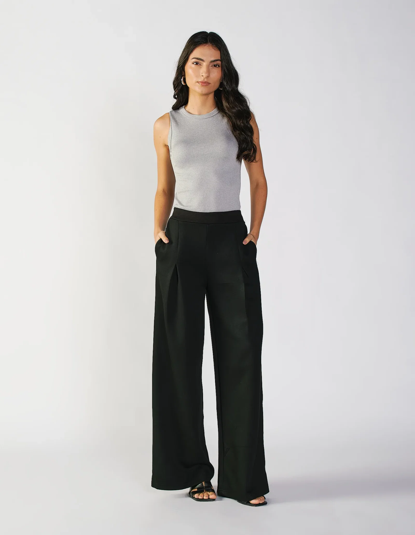 Calça Pantalona Detalhe Pregas - Preto — imagem 1