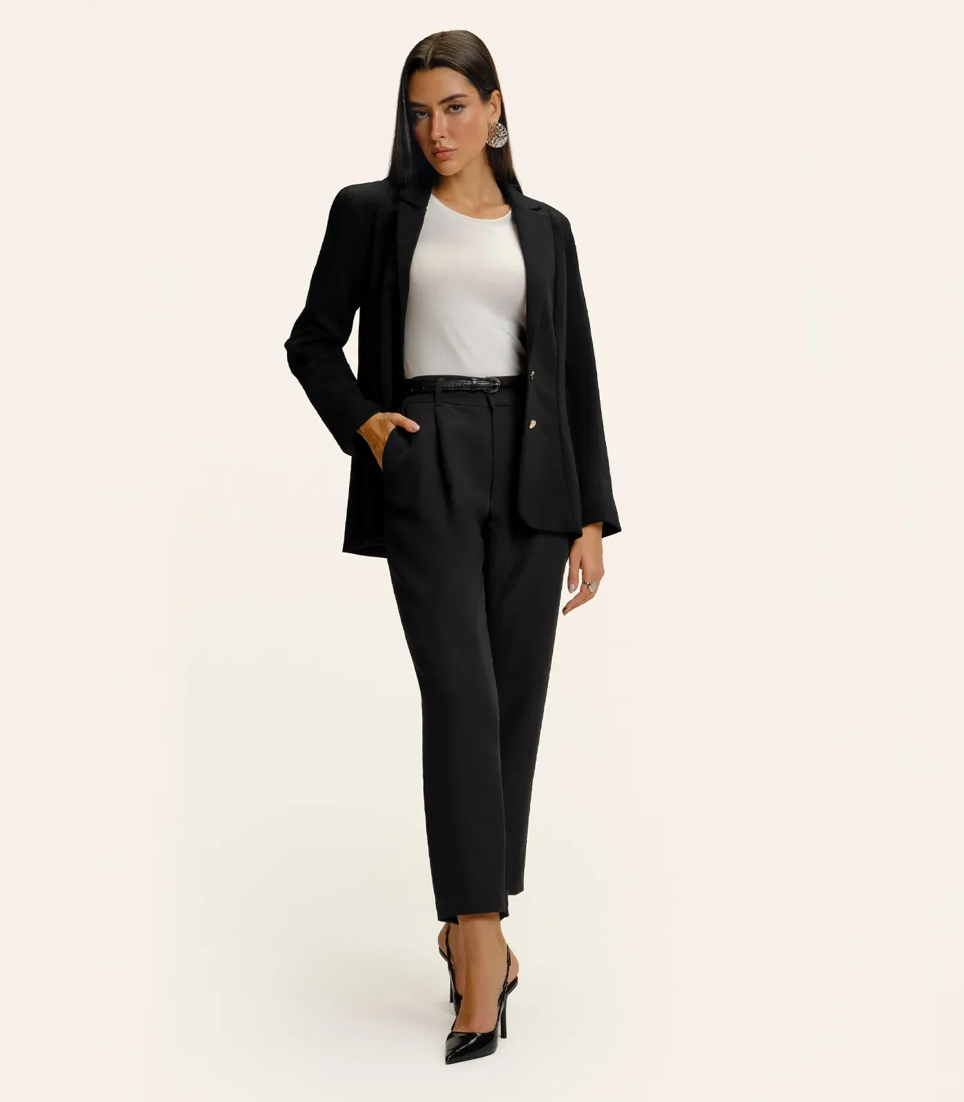 Calça Feminina Cenoura Alfaiataria Endless Preto