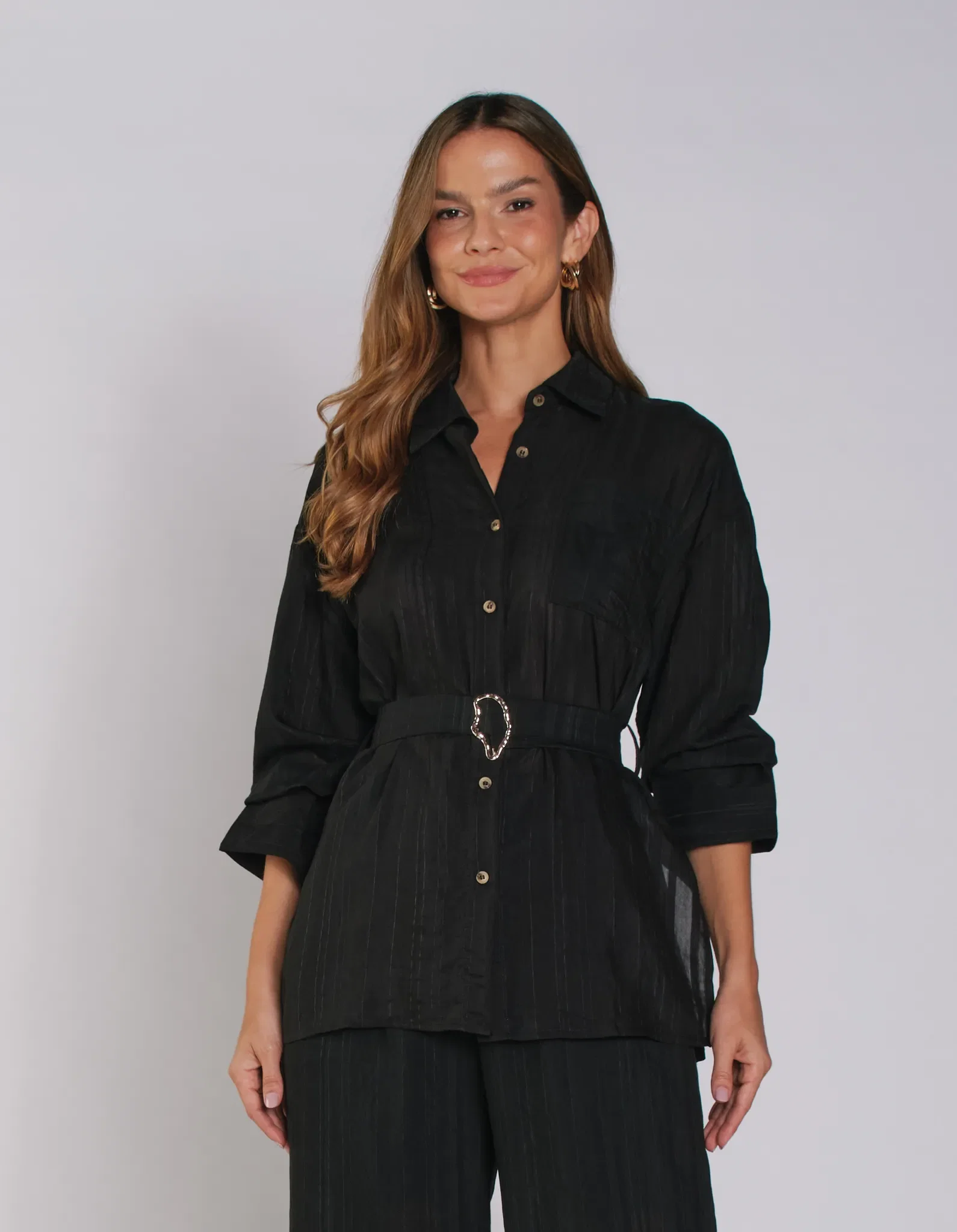 Camisa Listrada Botões - Preto — imagem 1