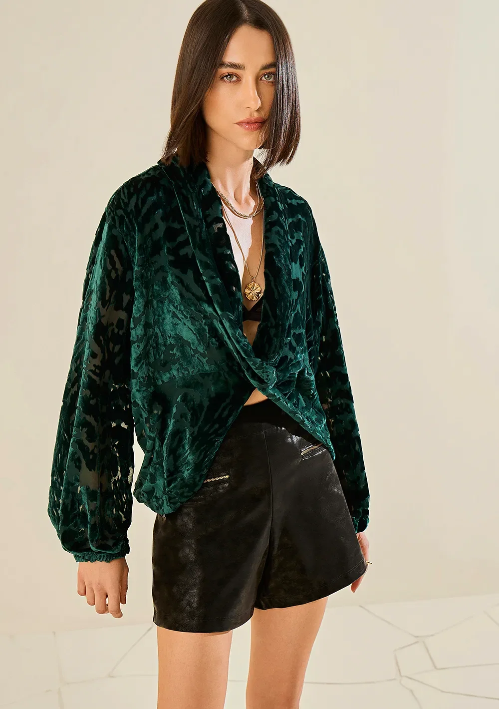 Shorts Morena Rosa Reto Alta Preto — imagem 1