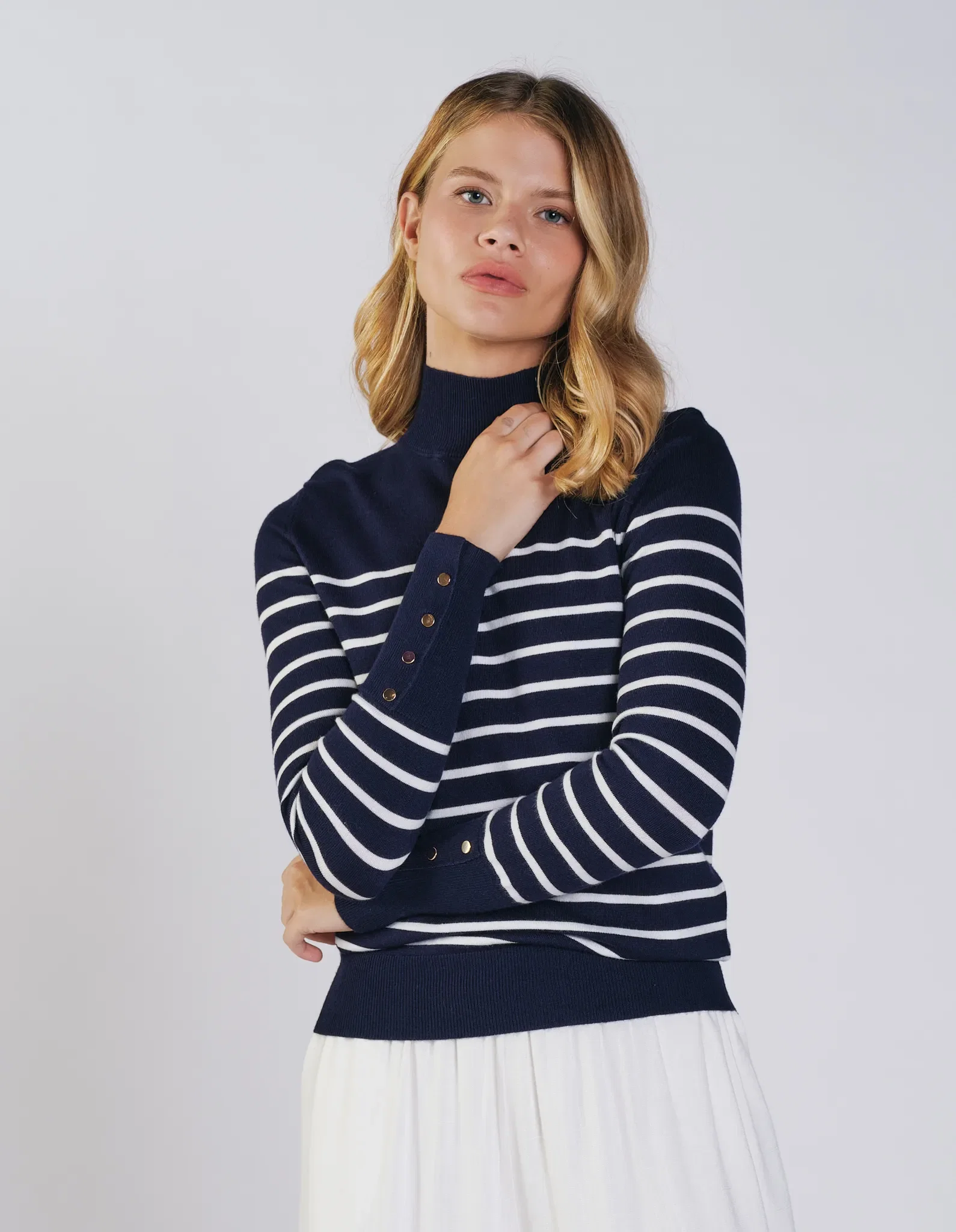 Blusa Manga Longa Gola Alta Listras - Azul Marinho C/ Branco — imagem 1