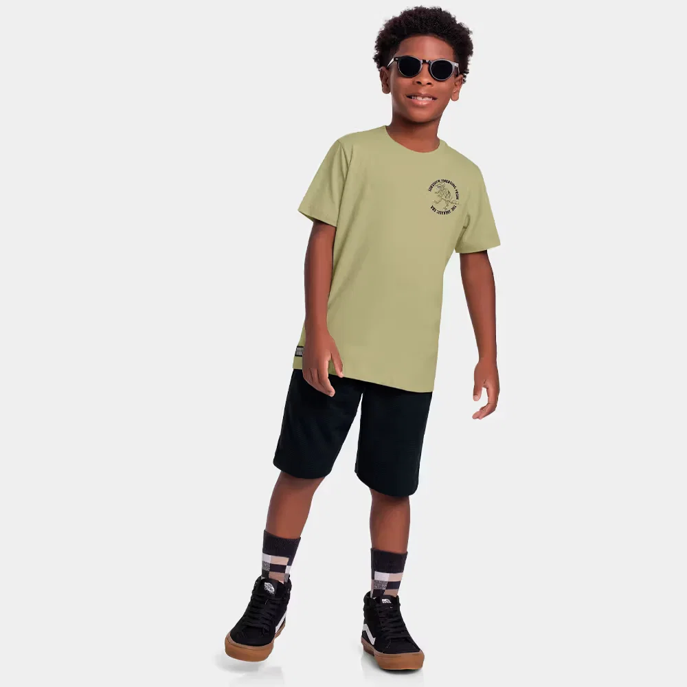 Conjunto camiseta com estampa de dinossauro e bermuda moletinho lótus com bolso — imagem 1