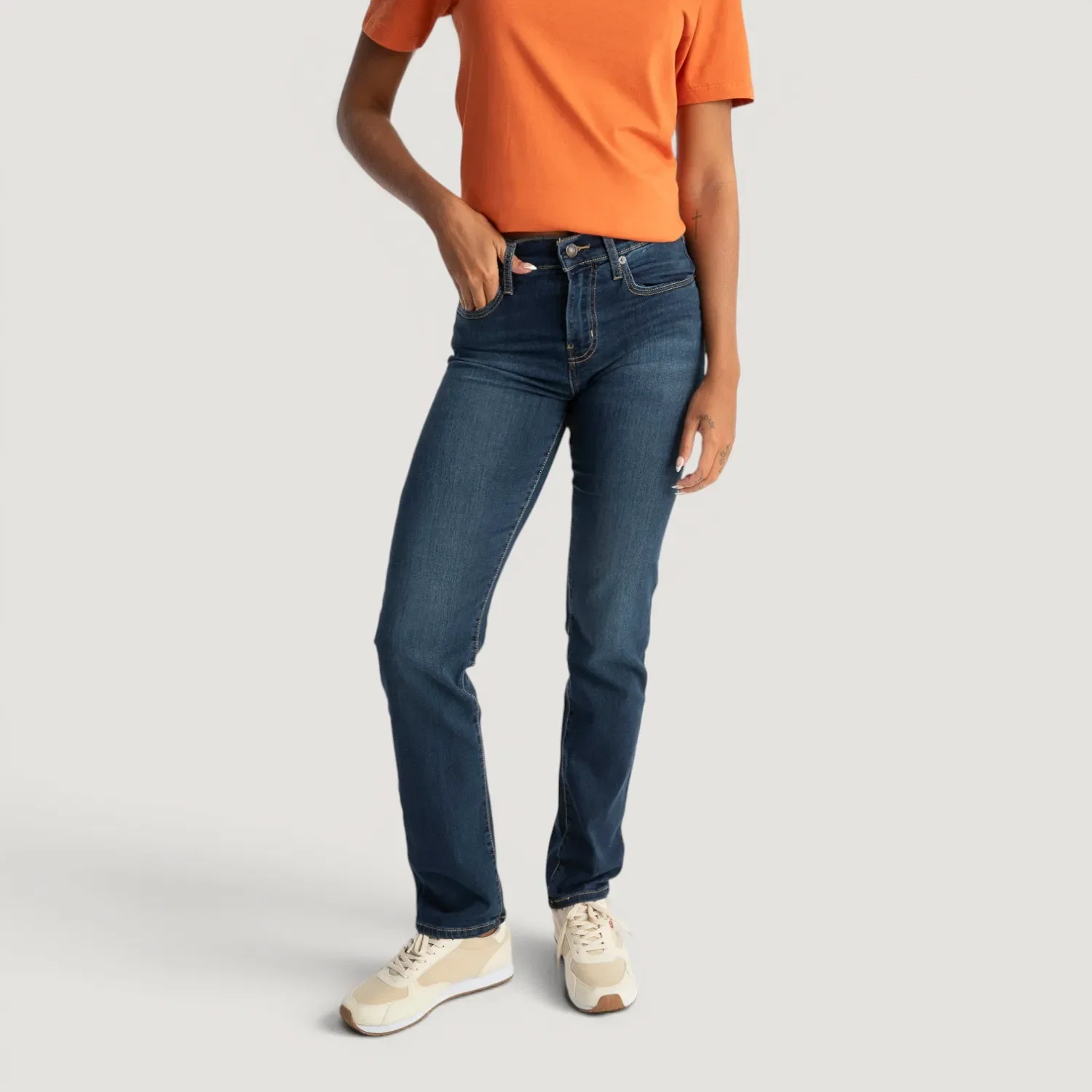 Calça Jeans Levi's® 724® High Rise Straight Lavagem Escura — imagem 1