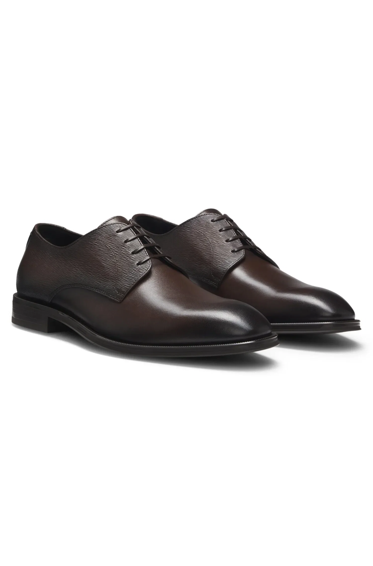 Sapatos Derby Lisos E Estruturados Em Couro