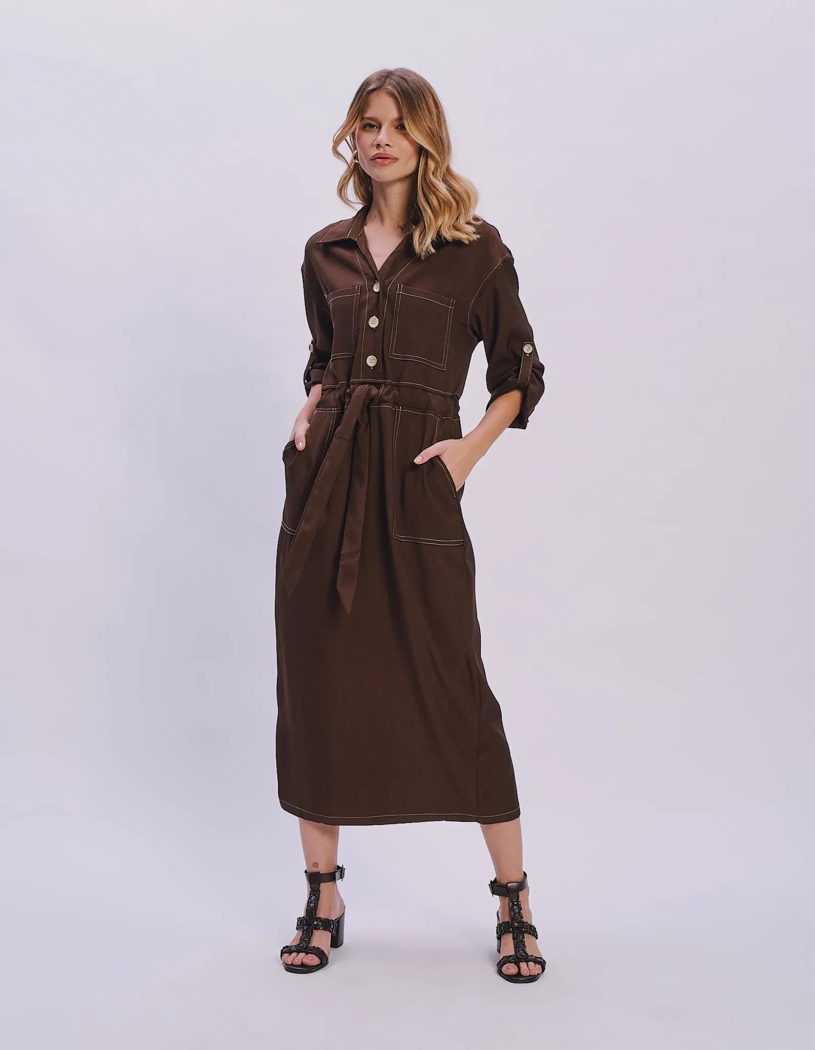 Vestido New Longo Pespontos Contrastante - Marrom