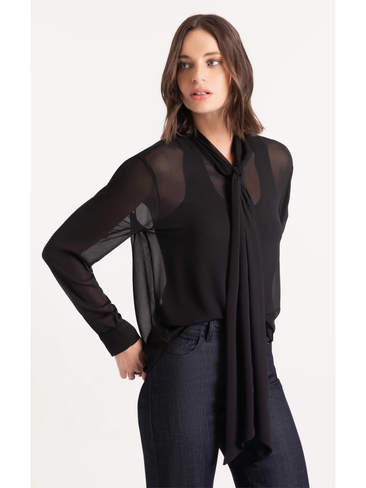 Camisa Microchiffon Lavalliere Neck Preto