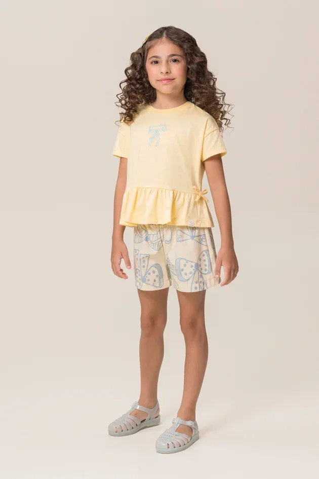 Conjunto Blusa Meia Malha e Shorts Tecido Estampado