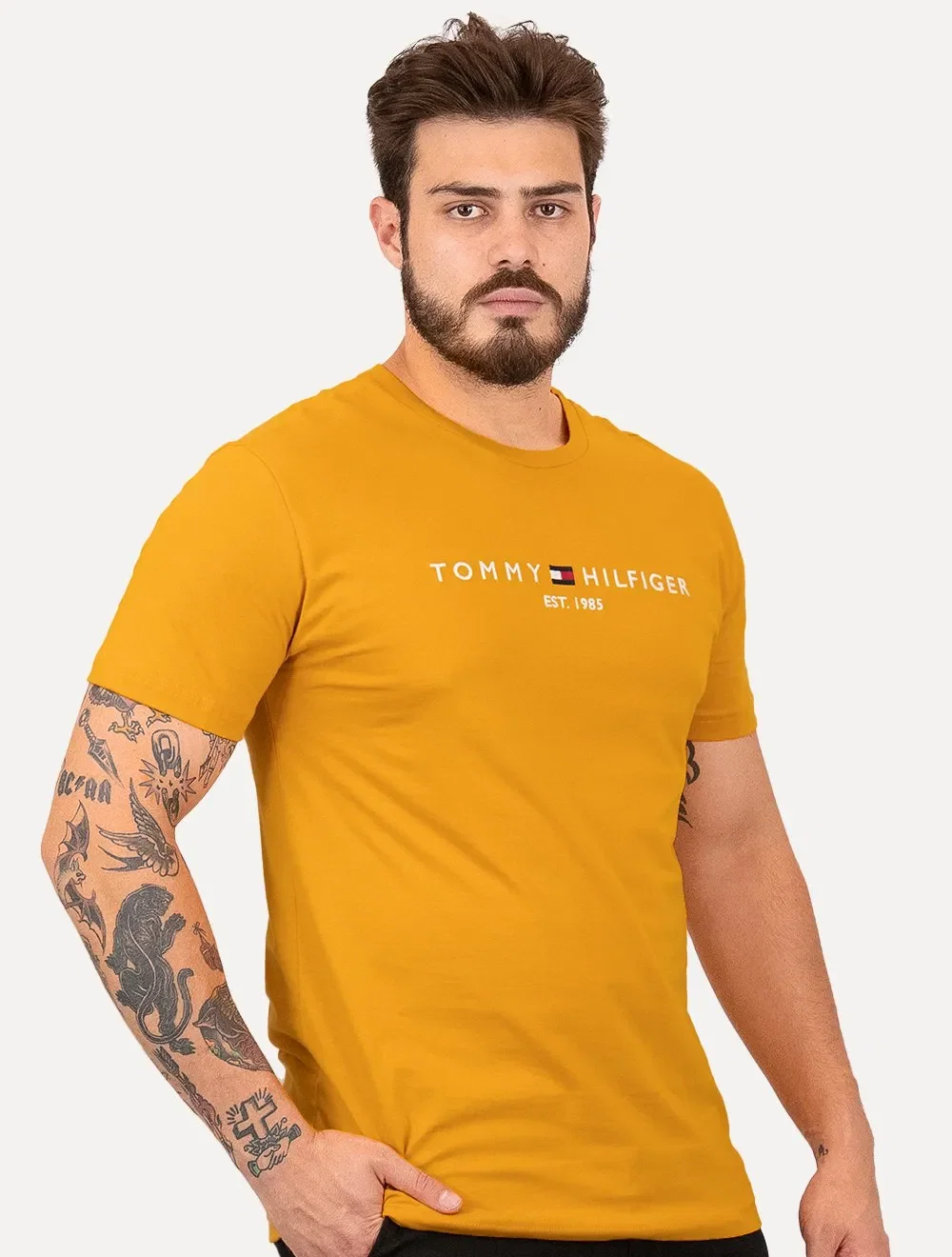 Camiseta Tommy Hilfiger Masculina Core Logo Tee Mostarda — imagem 1