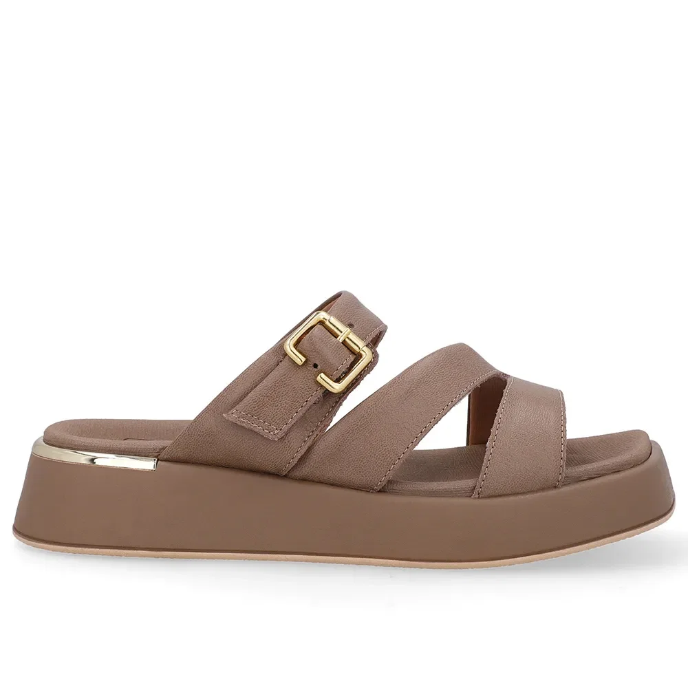 Tamanco Couro Marrom Fendi Detalhe Fivela — imagem 1