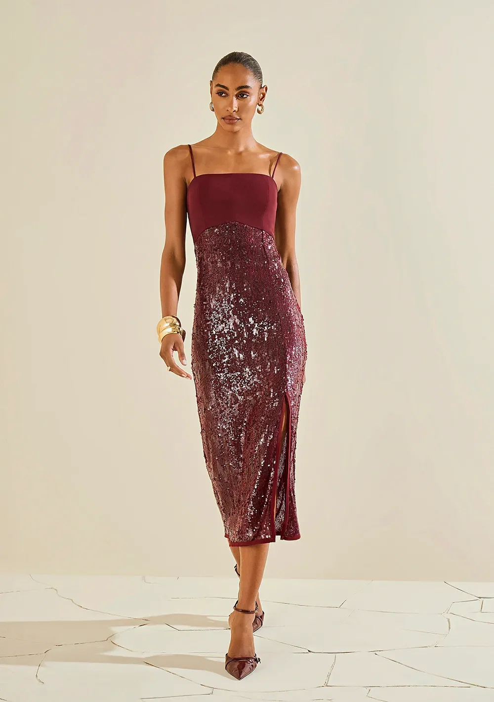 Vestido Morena Rosa Ajustado Decote V Sem Manga Midi Bordo