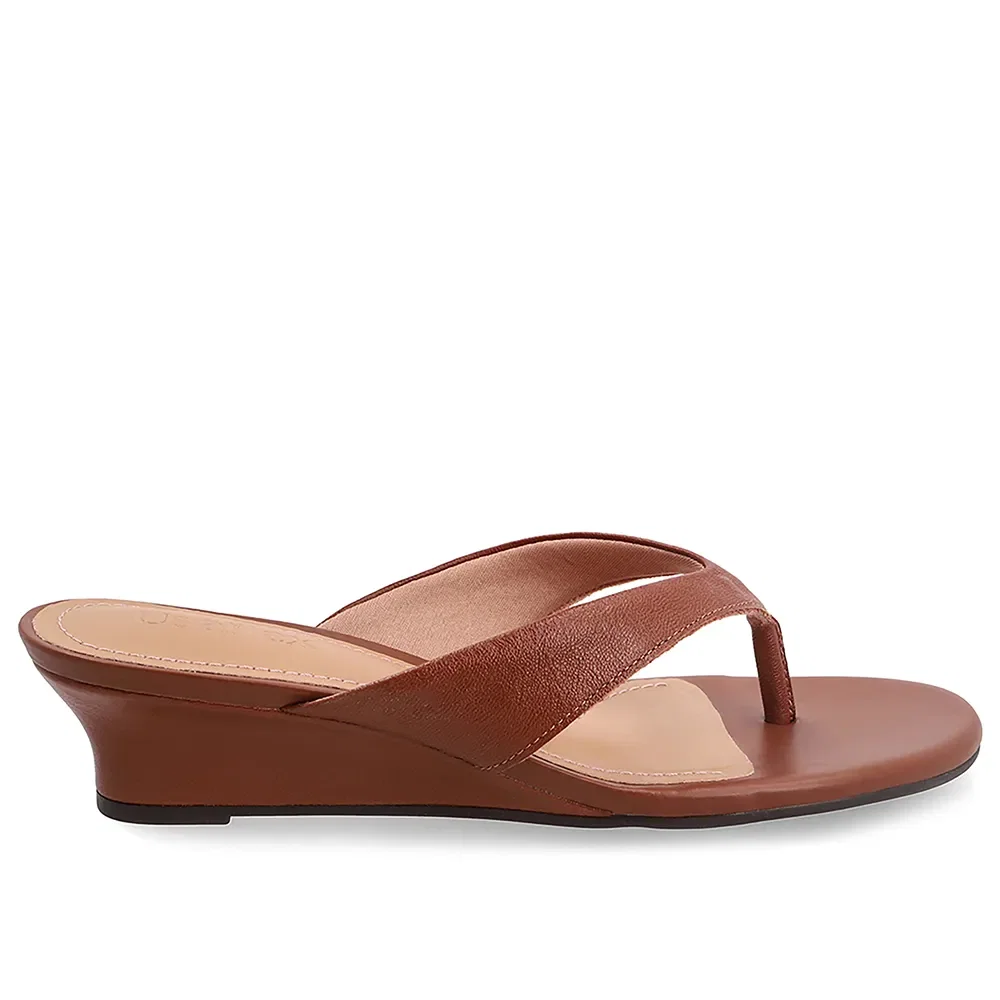 Chinelo Em Couro Marrom Com Salto Anabela