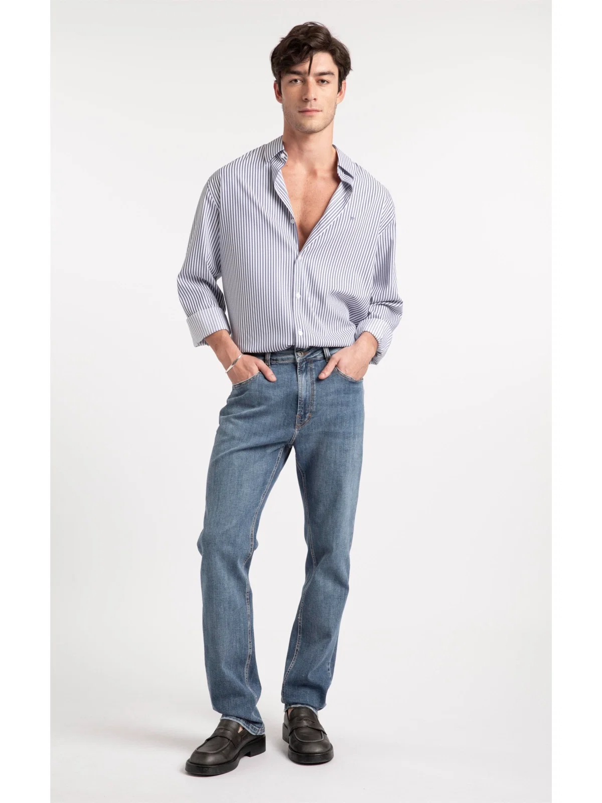 Calça Jeans Stretch Slim Lav. Medio C/ Grampos