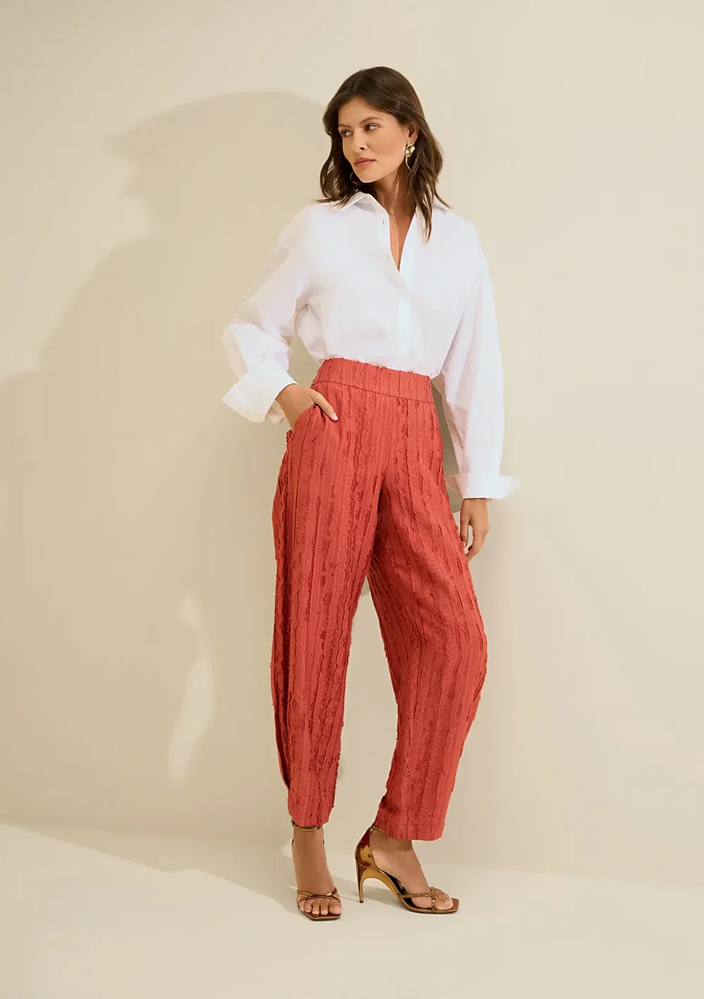 Calça Cenoura Estado Natural Vermelho — imagem 1