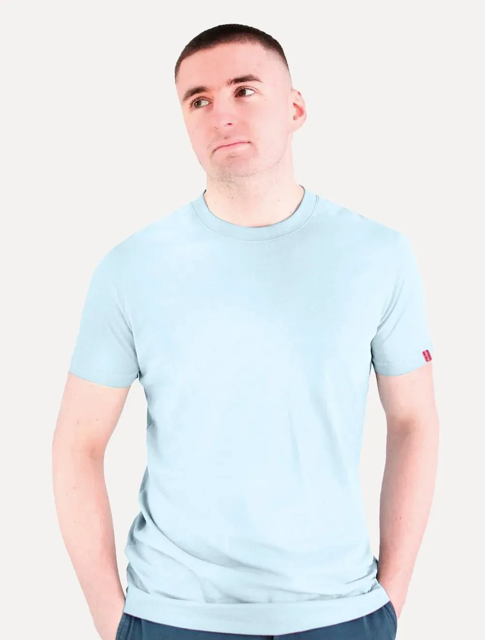 Camiseta Levis Masculina Lisa Azul Claro — imagem 1