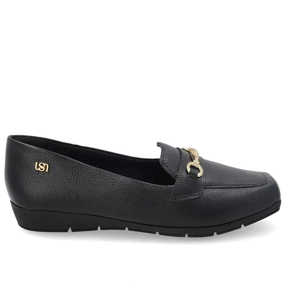 Loafer Em Couro Preto Com Bridão