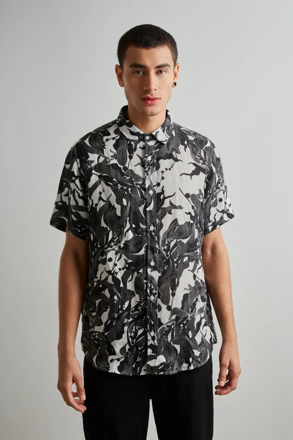 Camisa Estampada Manga Curta Linho Nori RESERVA — imagem 1