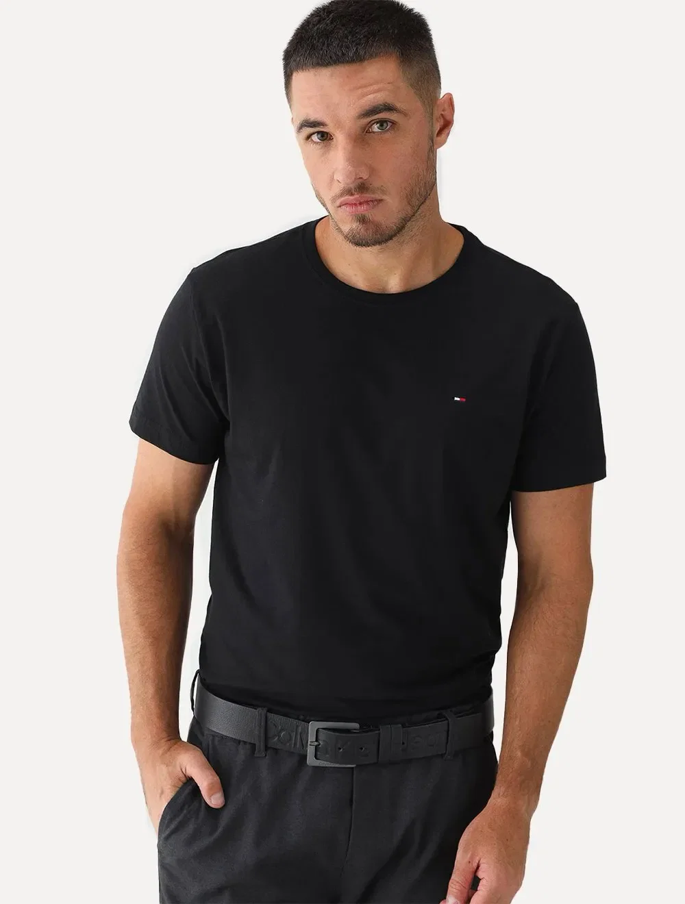 Camiseta Tommy Hilfiger Masculina Essential Cotton Preta — imagem 1