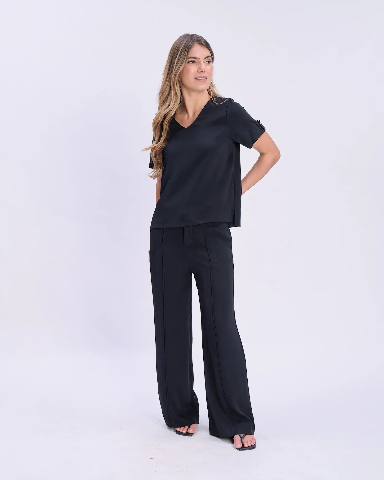 Calça Pantalona Botão Orgânico - Preto — imagem 1