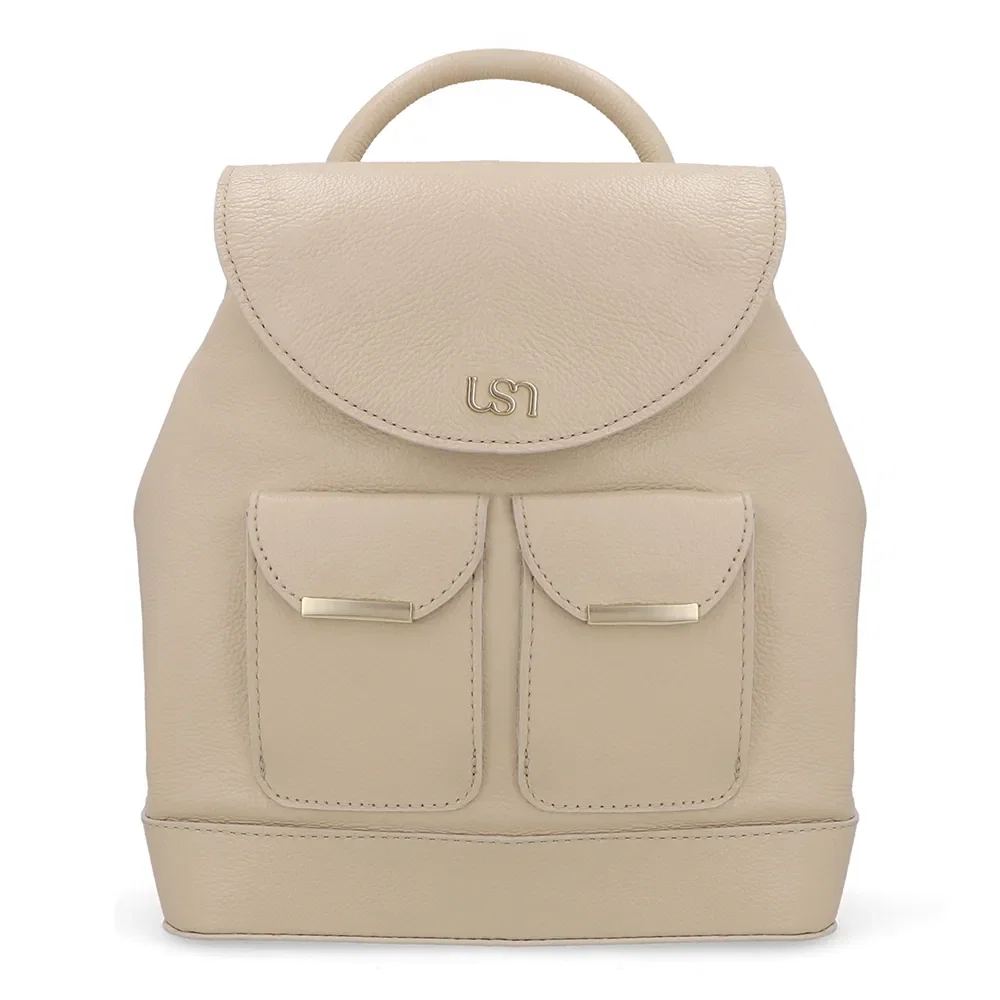 Mochila Couro Bege Bolso Frontal — imagem 1