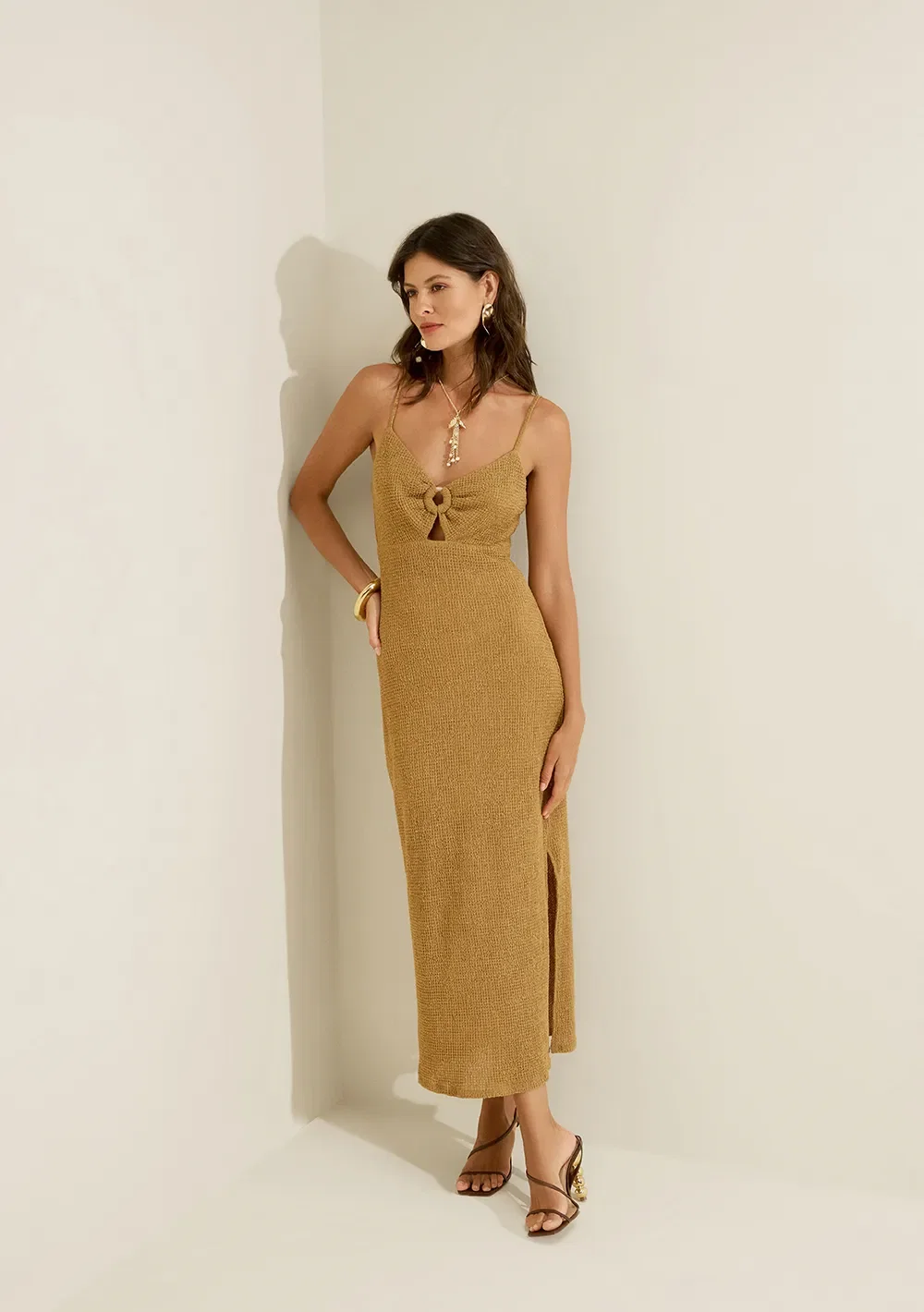 Vestido Midi Ajustado Favo Caramelo