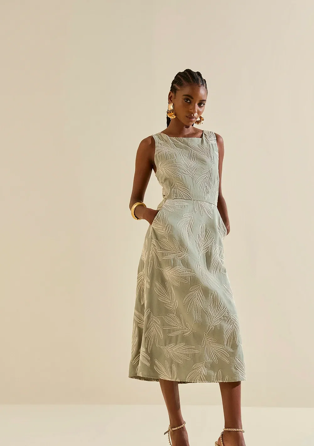 Vestido Morena Rosa Ajustado Decote Reto Com Alça Midi Verde — imagem 1