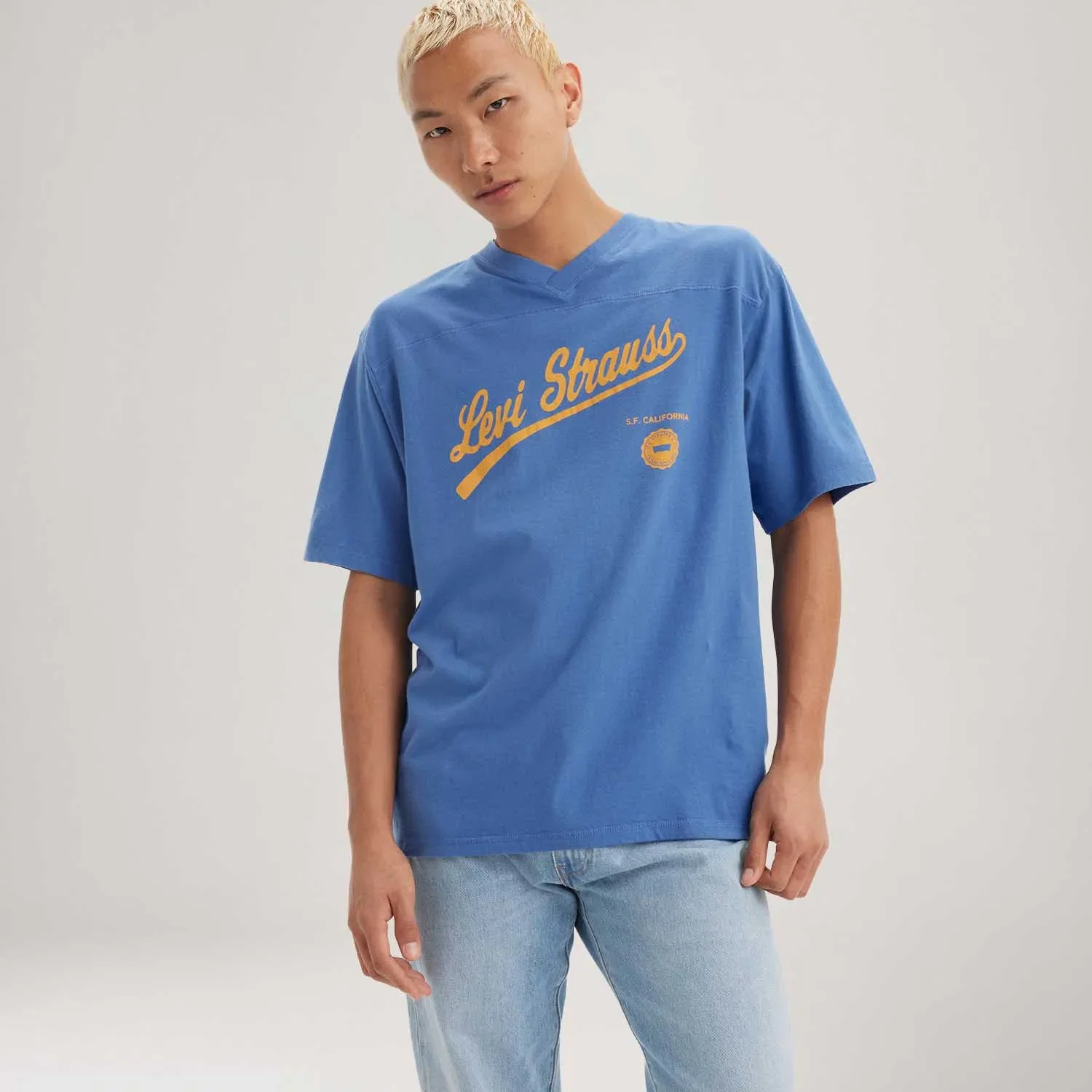 Camiseta Levi's® Graphic Vneck Azul Manga Curta — imagem 1