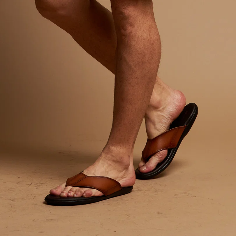 Chinelo Couro