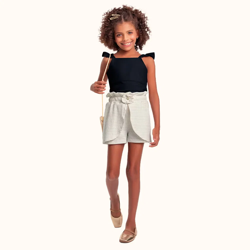 Conjunto blusa em cotton leve e short em ribana lurex com aviamento decorativo — imagem 1