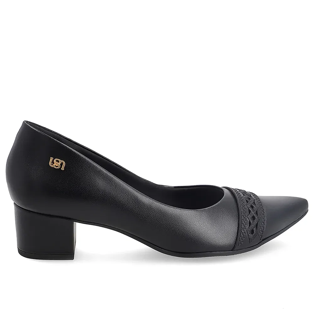 Scarpin Em Couro Preto Com Salto Bloco E Detalhe Bordado — imagem 1