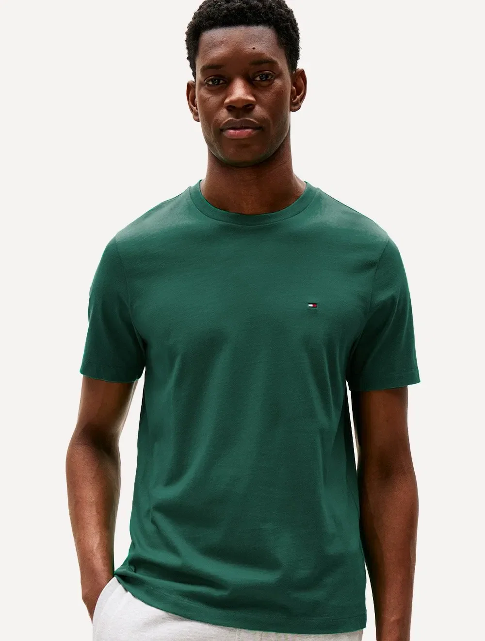 Camiseta Tommy Hilfiger Masculina Regular Fit Tee Solid Logo Verde Escuro — imagem 1