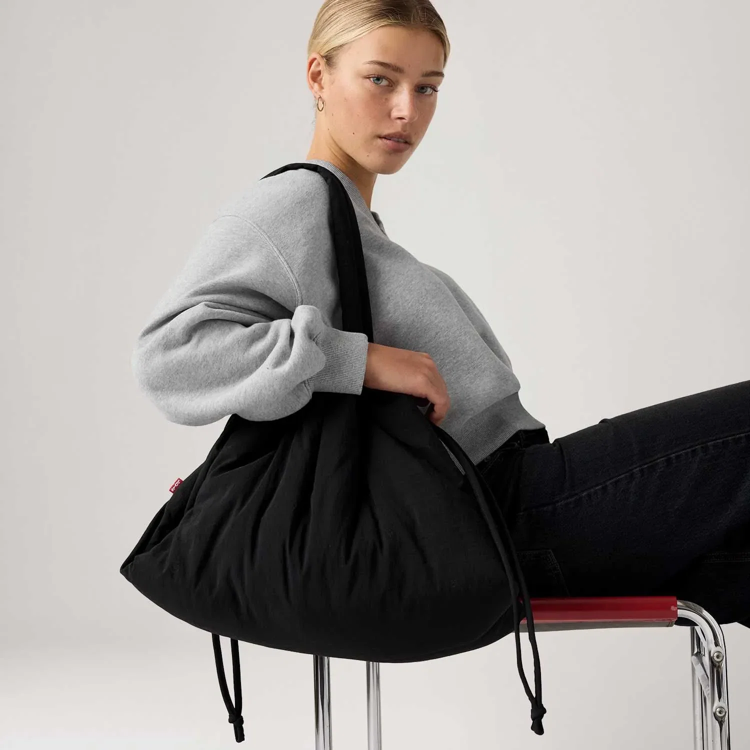 Bolsa Levi's® Casey Preta