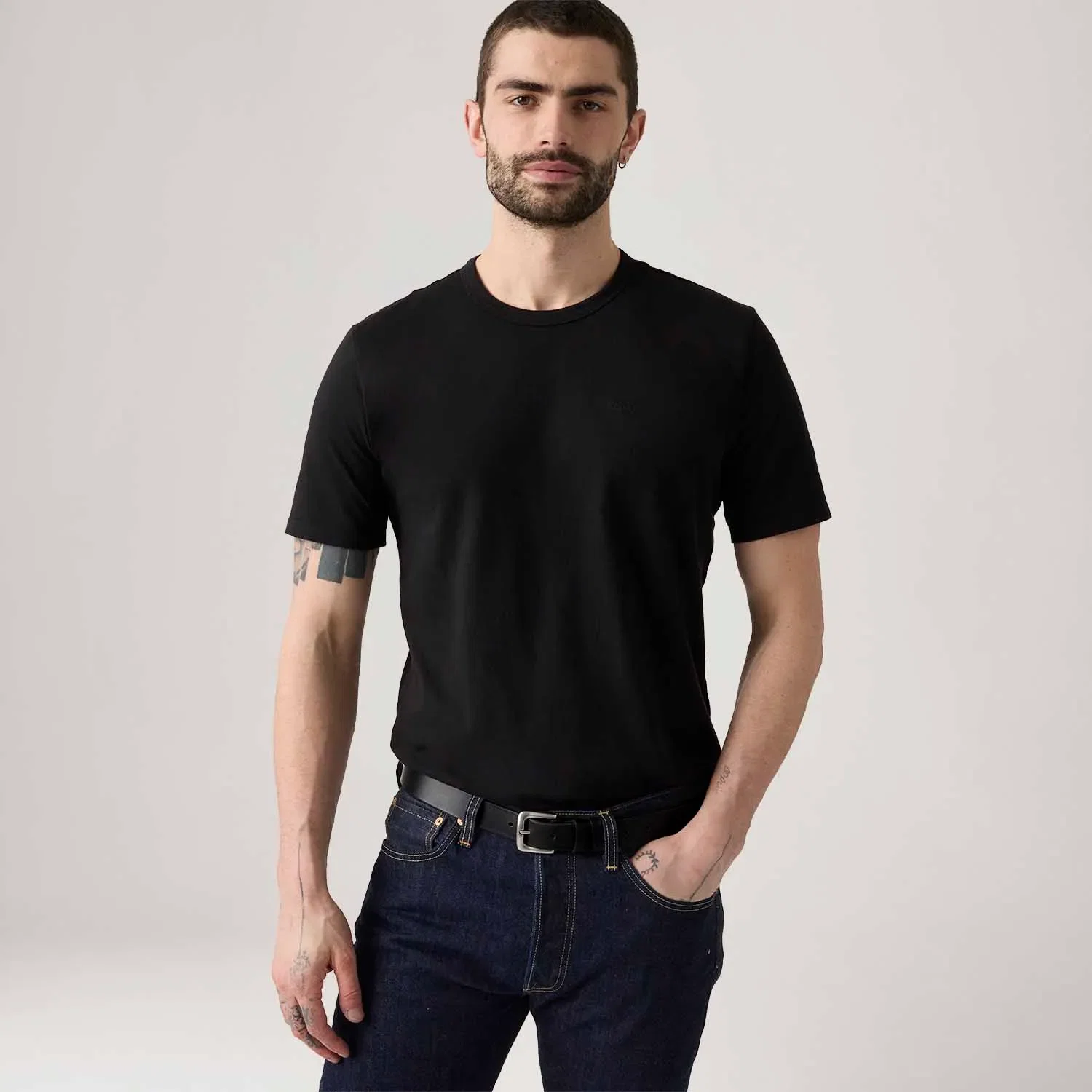 Camiseta Levi's® Icon Preta Manga Curta — imagem 1