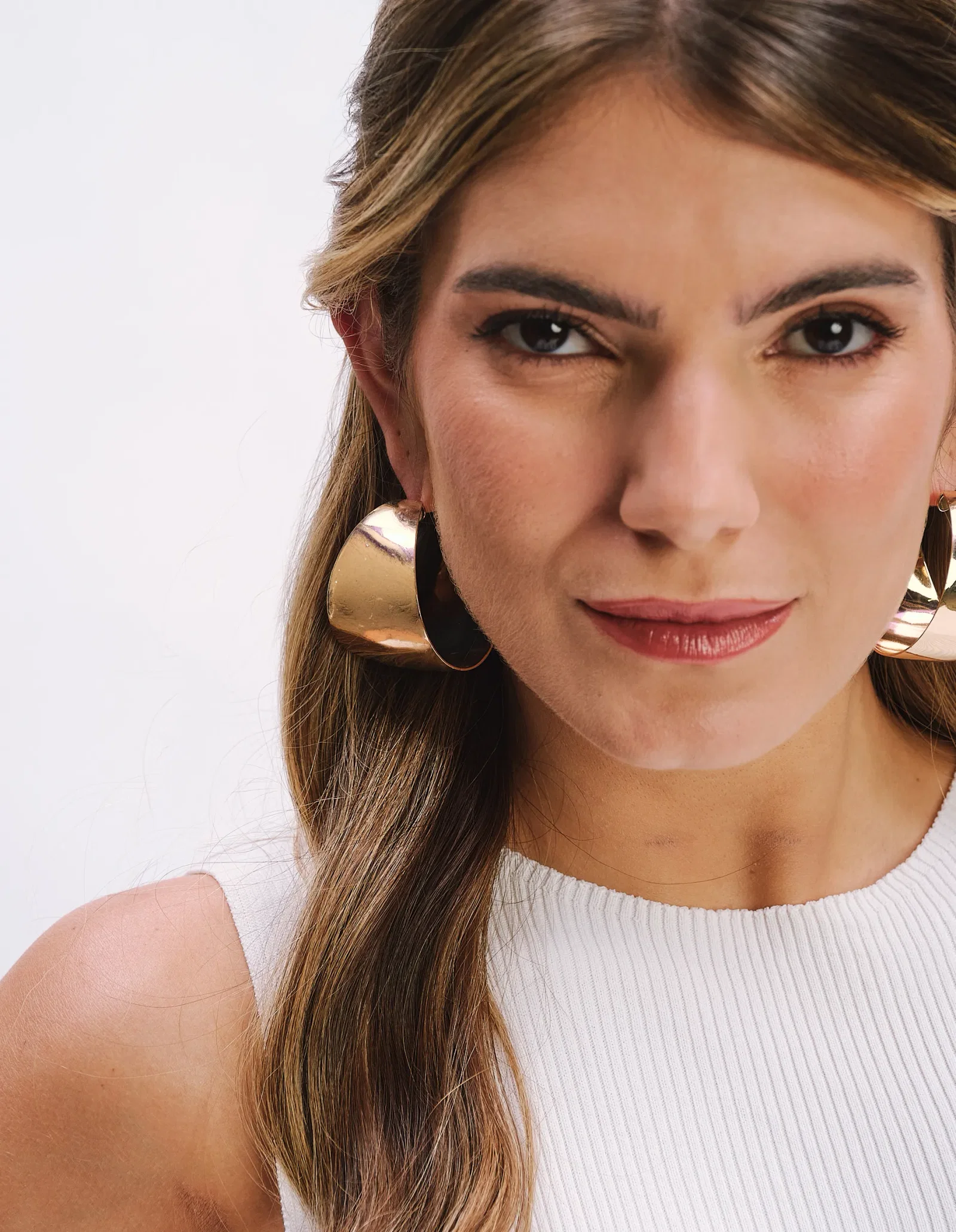 Brinco Argola Grande Lisa - Dourado — imagem 1