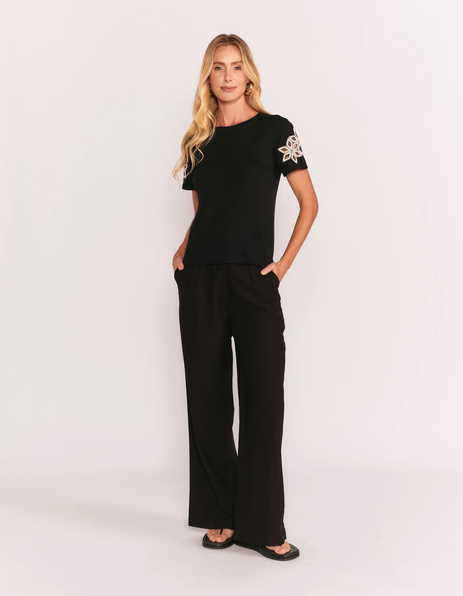 Calça Pantalona Alfaiataria Assimétrica - Preto — imagem 1