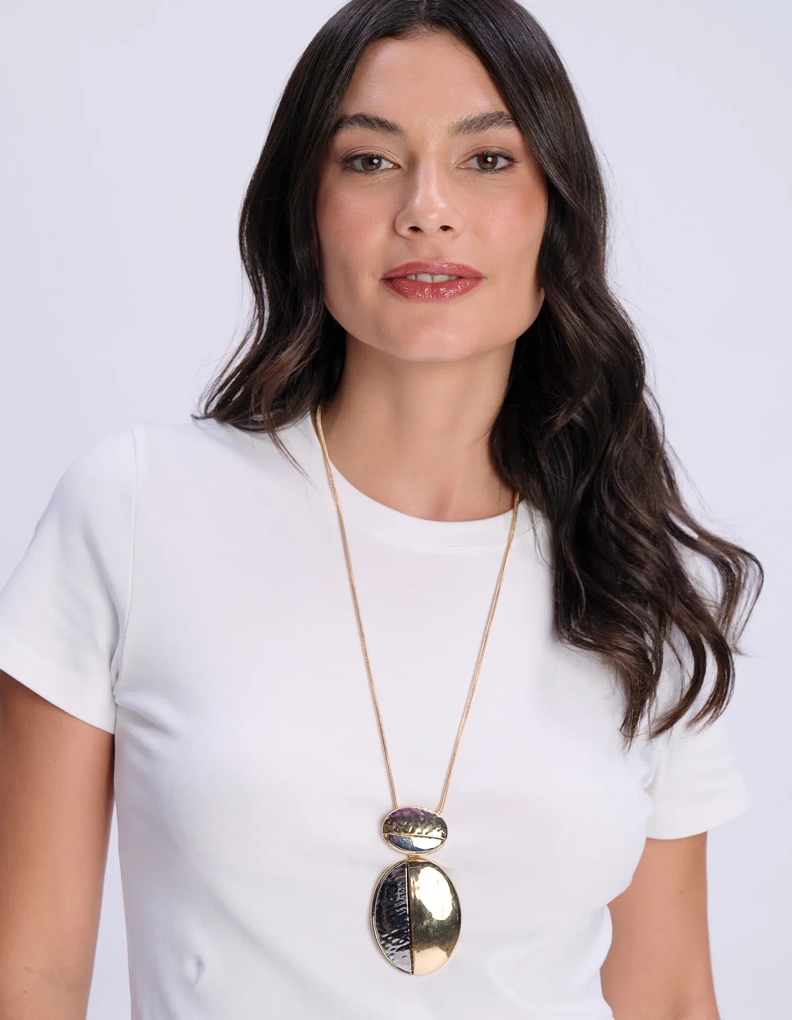 Colar Longo Pingente Oval Bicolor - Dourado — imagem 1