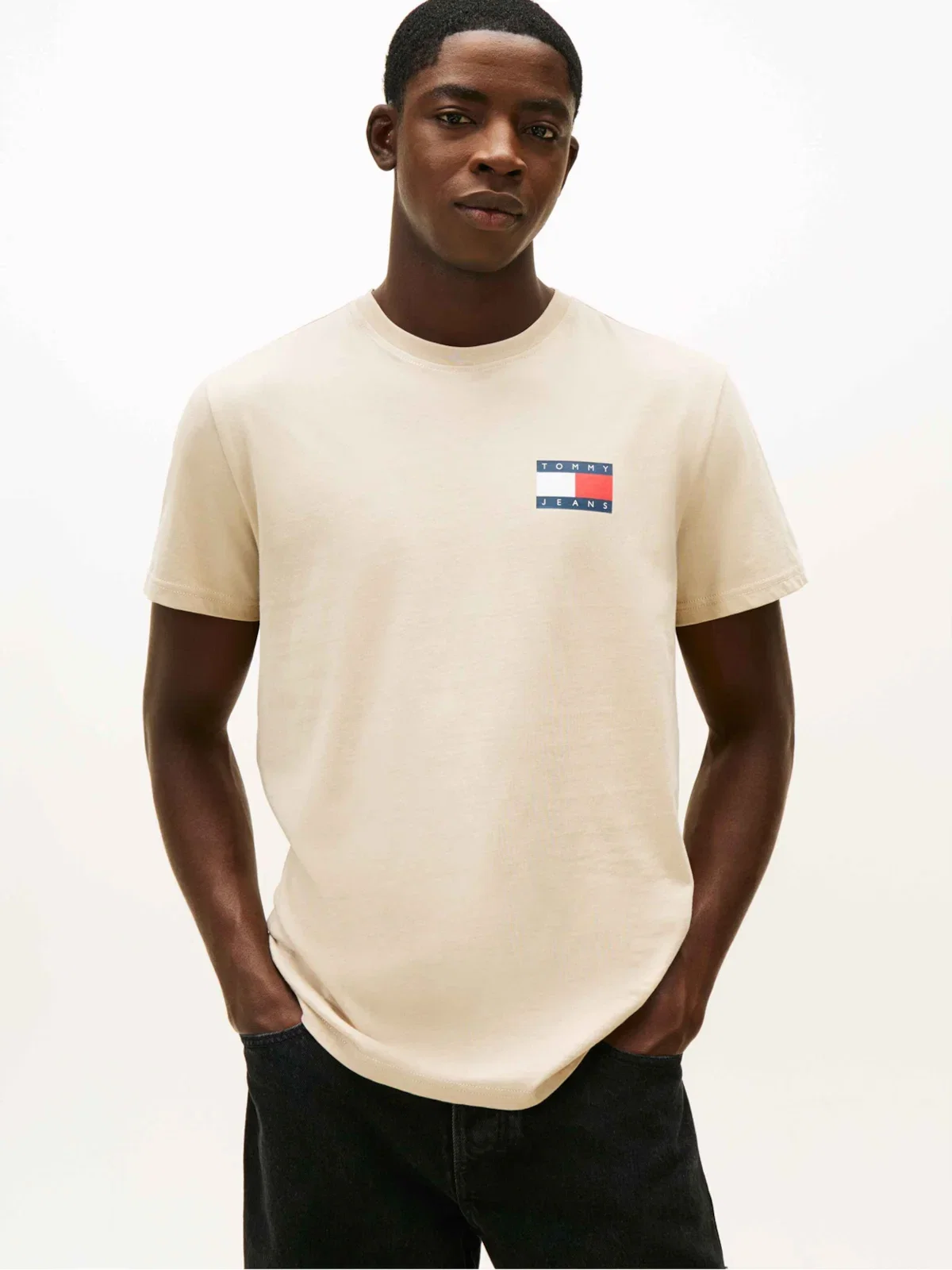 Camiseta Bandeira Clássica TOMMY JEANS — imagem 1