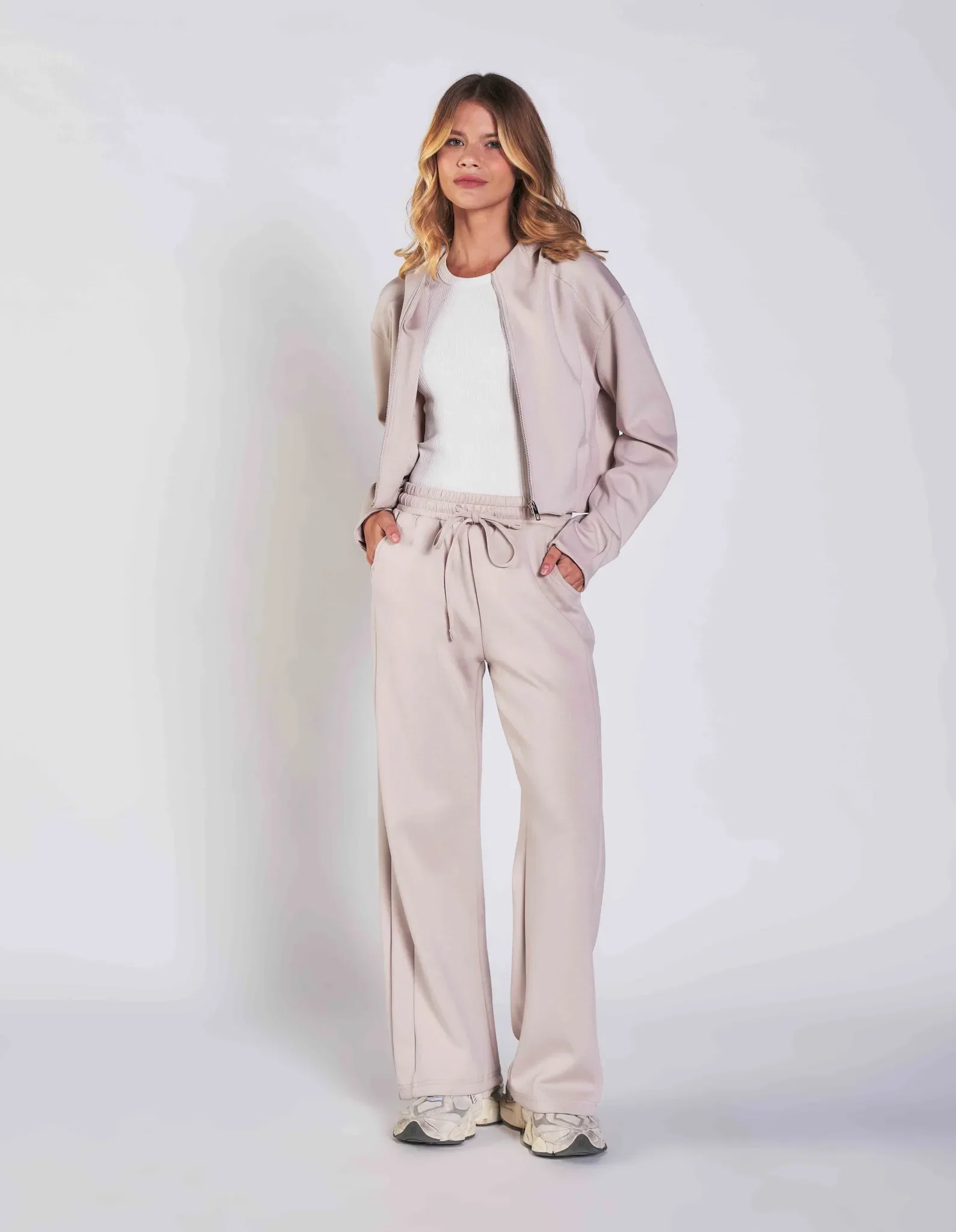 Calça Pantalona Neoprene Recortes - Off White — imagem 1