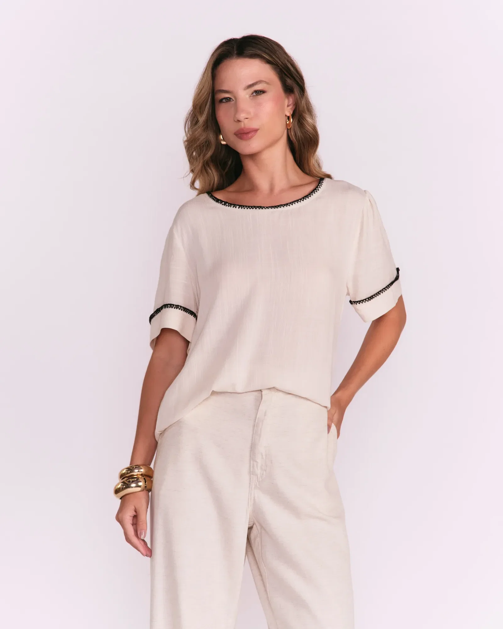 Blusa Detalhe Gola e Manga Croche - Creme — imagem 1